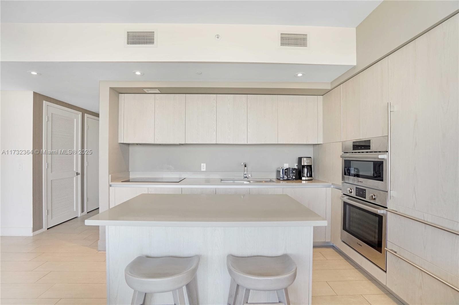 4010 Ocean Dr R2604 photo 15