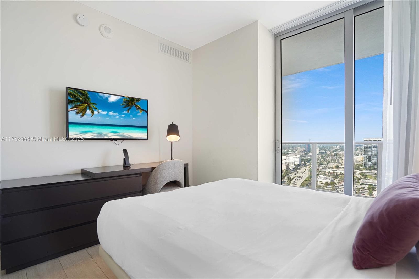 4010 Ocean Dr R2604 photo 19