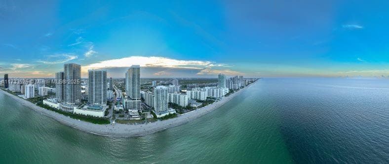 4001 Ocean Dr 10G photo 2