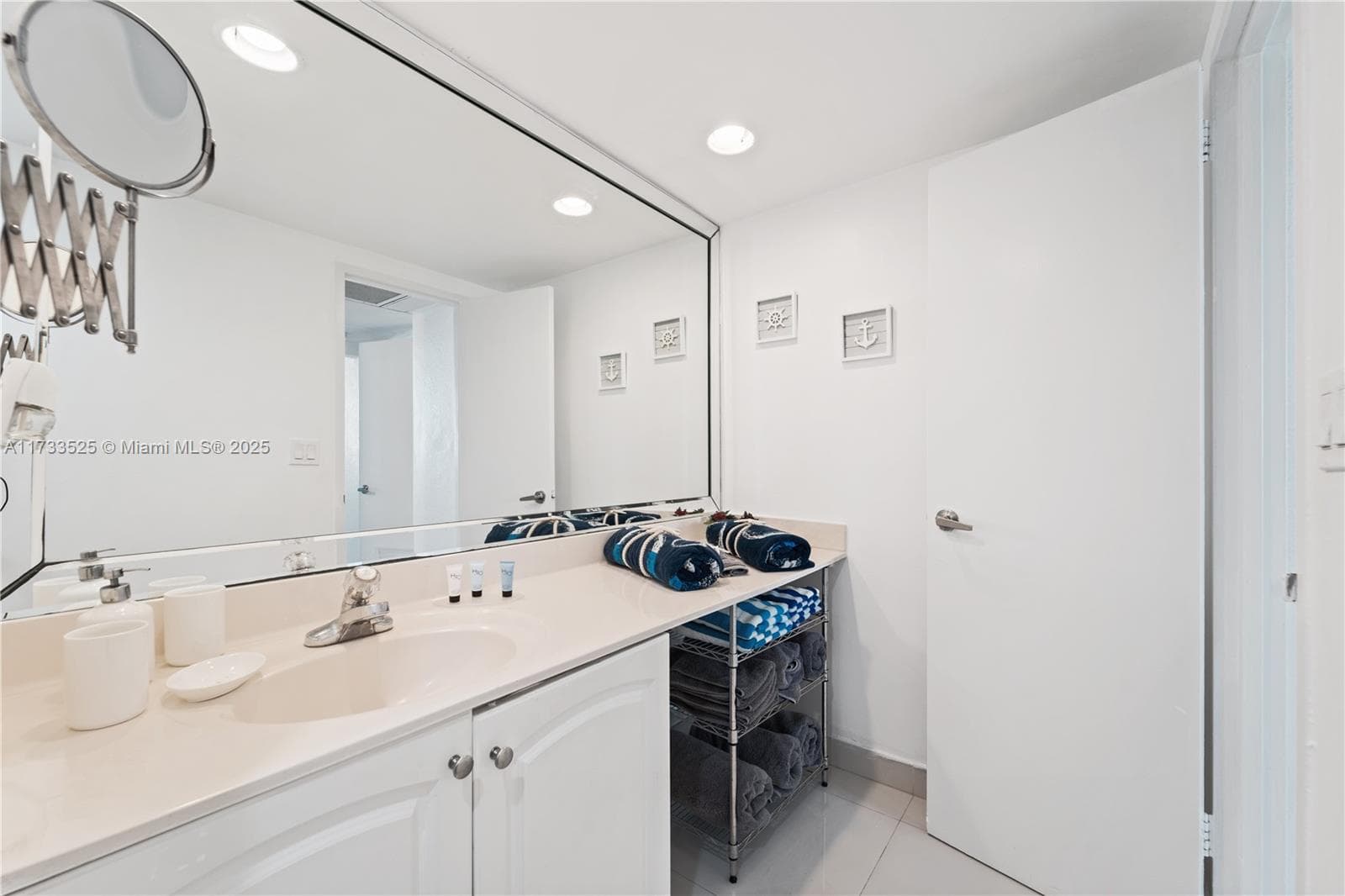 4001 Ocean Dr 10G photo 20