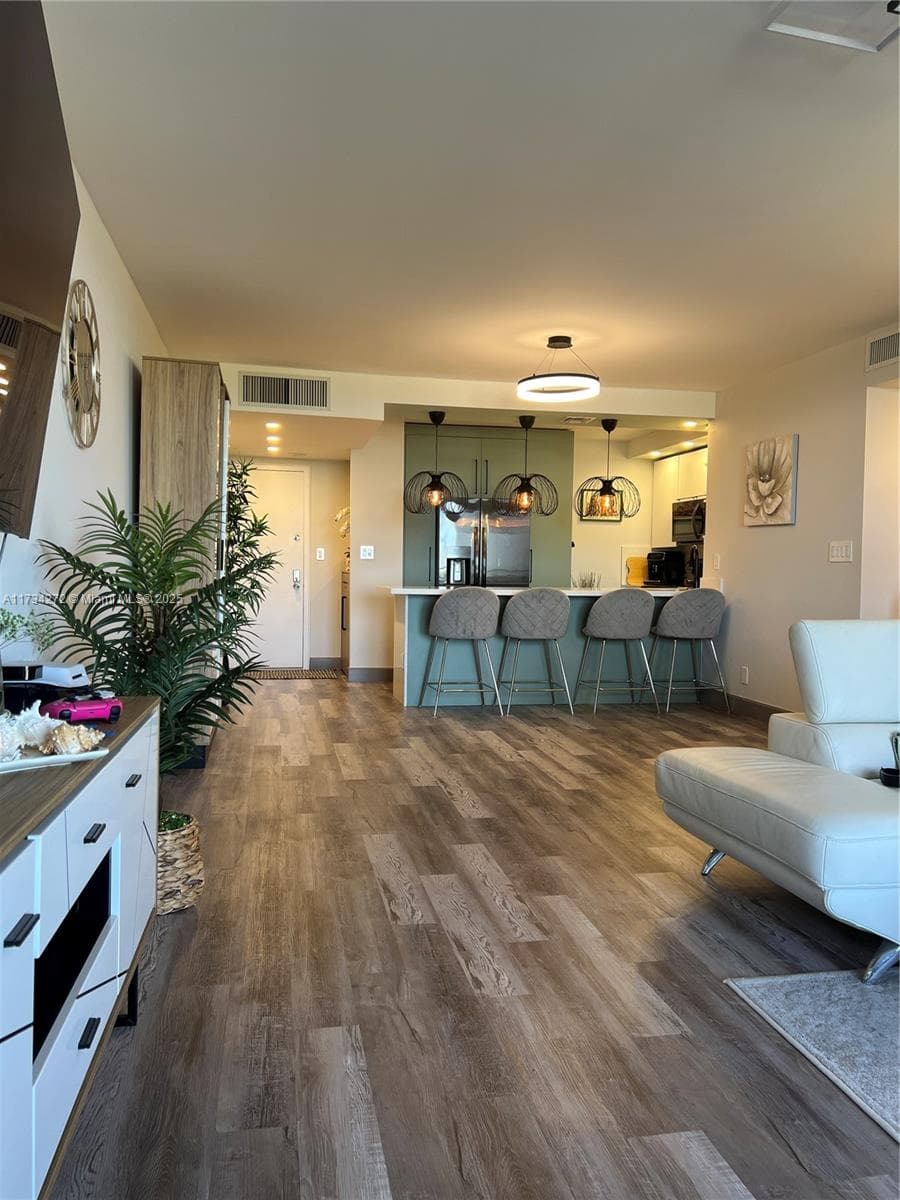 600 Three Islands Blvd 504 photo 16