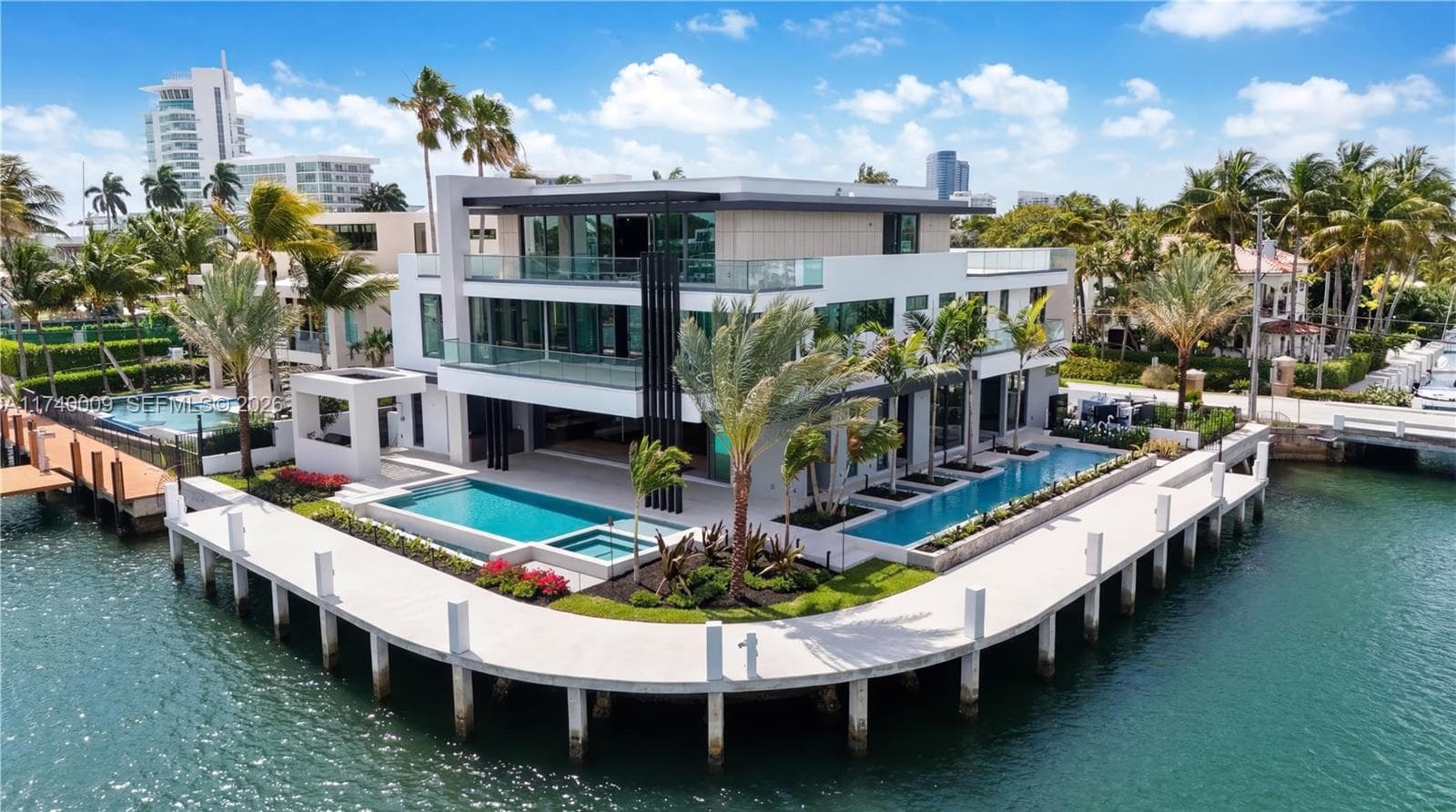 1400 Lake Dr 1