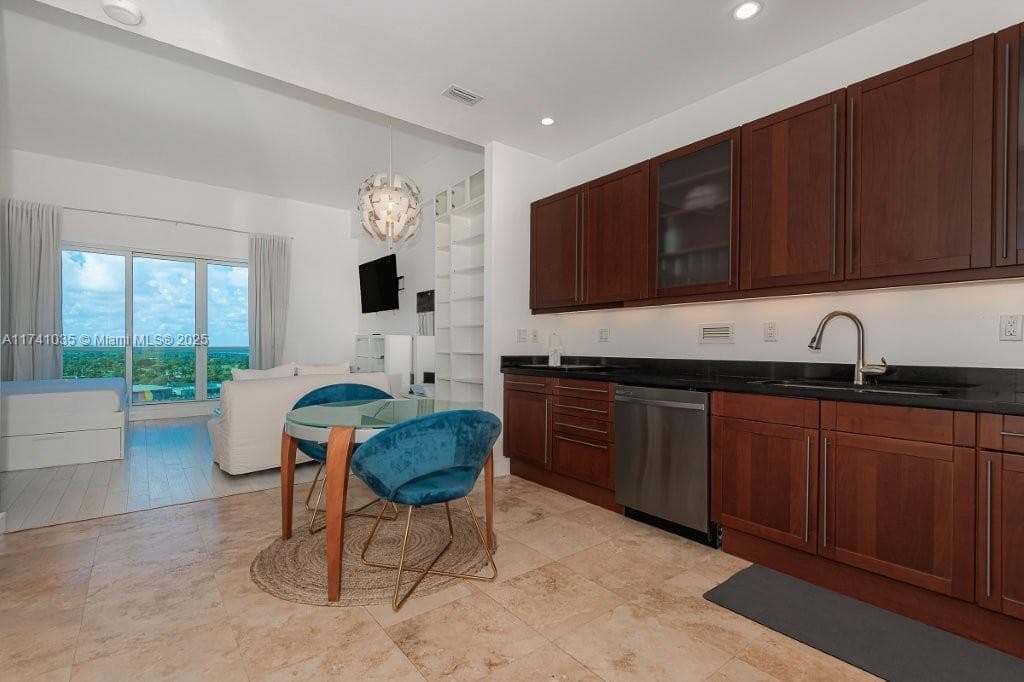2301 Collins Ave 1629 photo 7