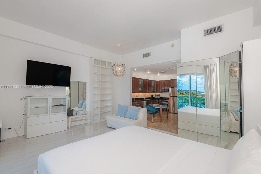 2301 Collins Ave 1629 photo 15
