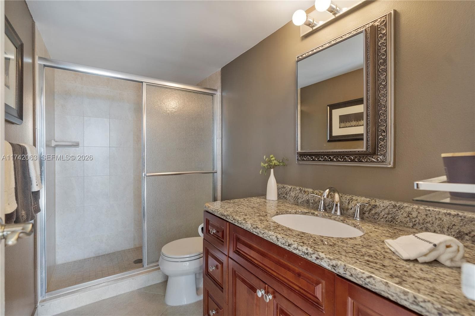800 Parkview Dr 909 photo 22