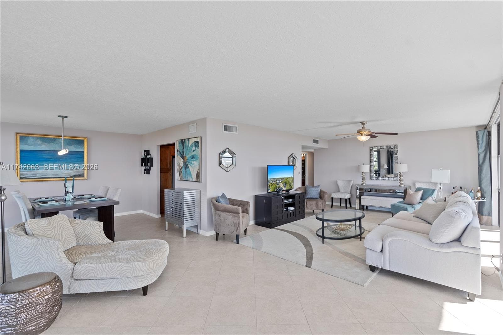 800 Parkview Dr 909 photo 9