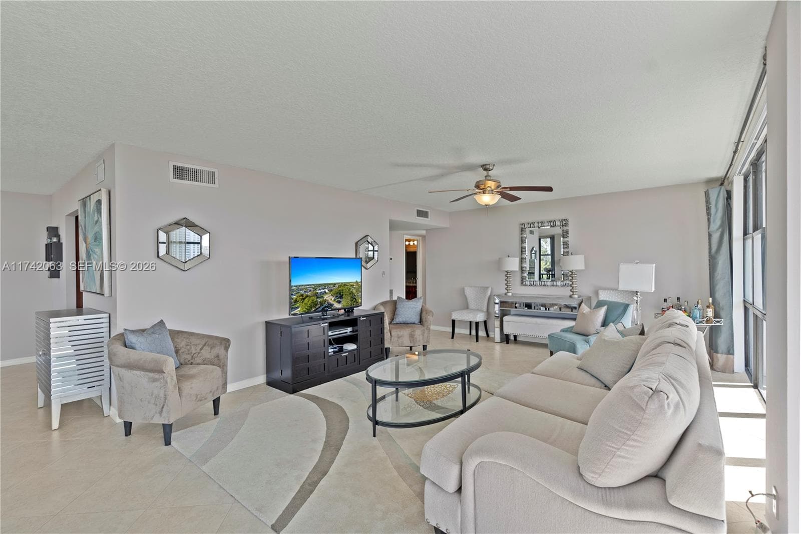 800 Parkview Dr 909 photo 10