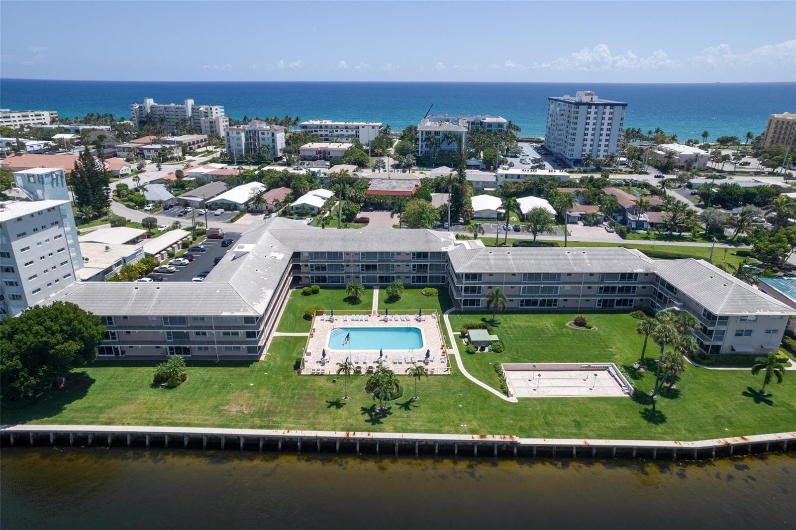 745 SE 19th Avenue #138 1