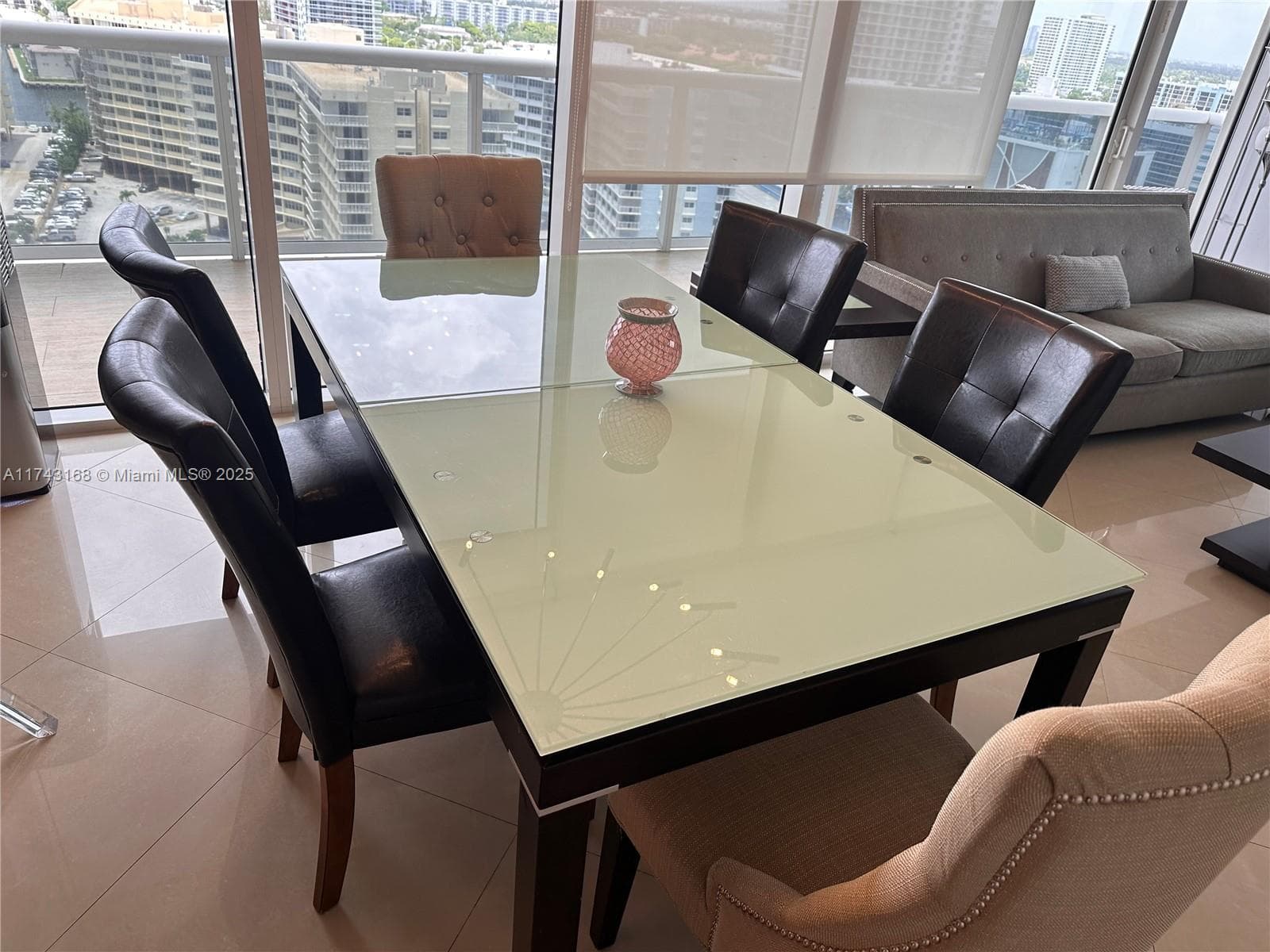 1830 Ocean Dr 1708 photo 6
