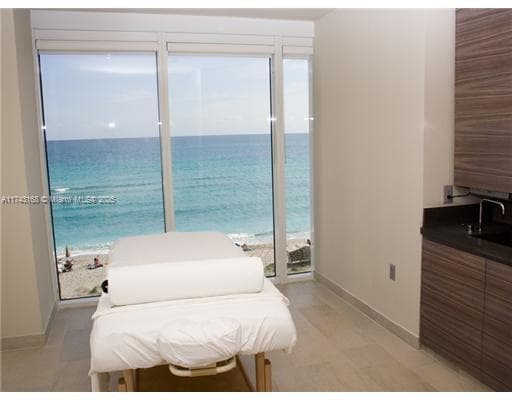 1830 Ocean Dr 1708 photo 22