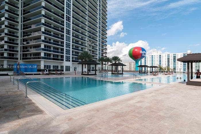 1830 Ocean Dr 1708 photo 24