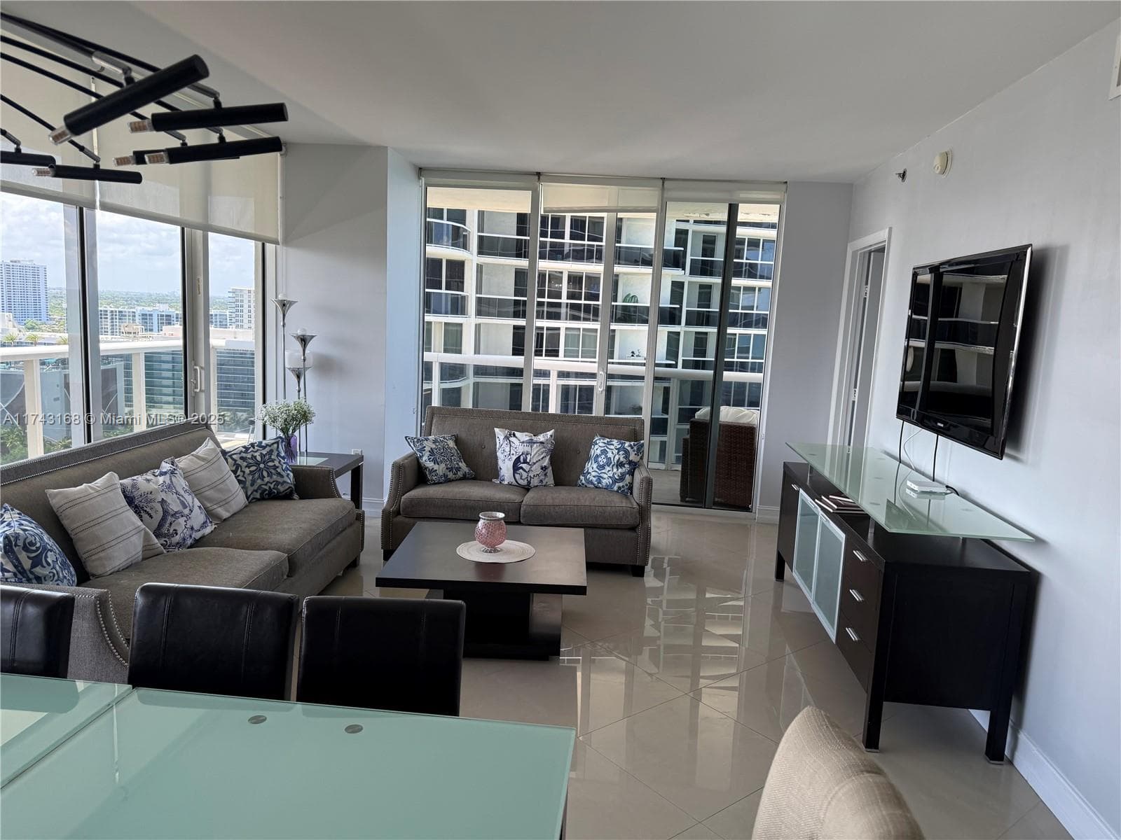 1830 Ocean Dr 4