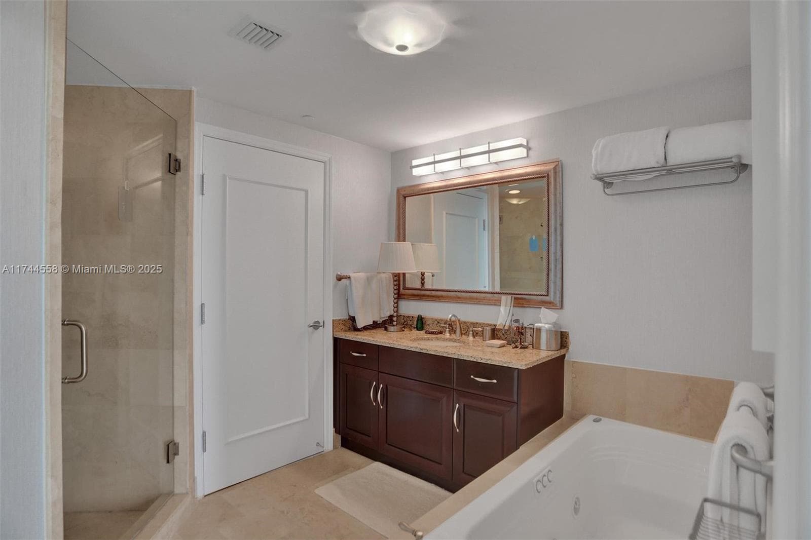 4401 Collins Ave 2114/2116 photo 23