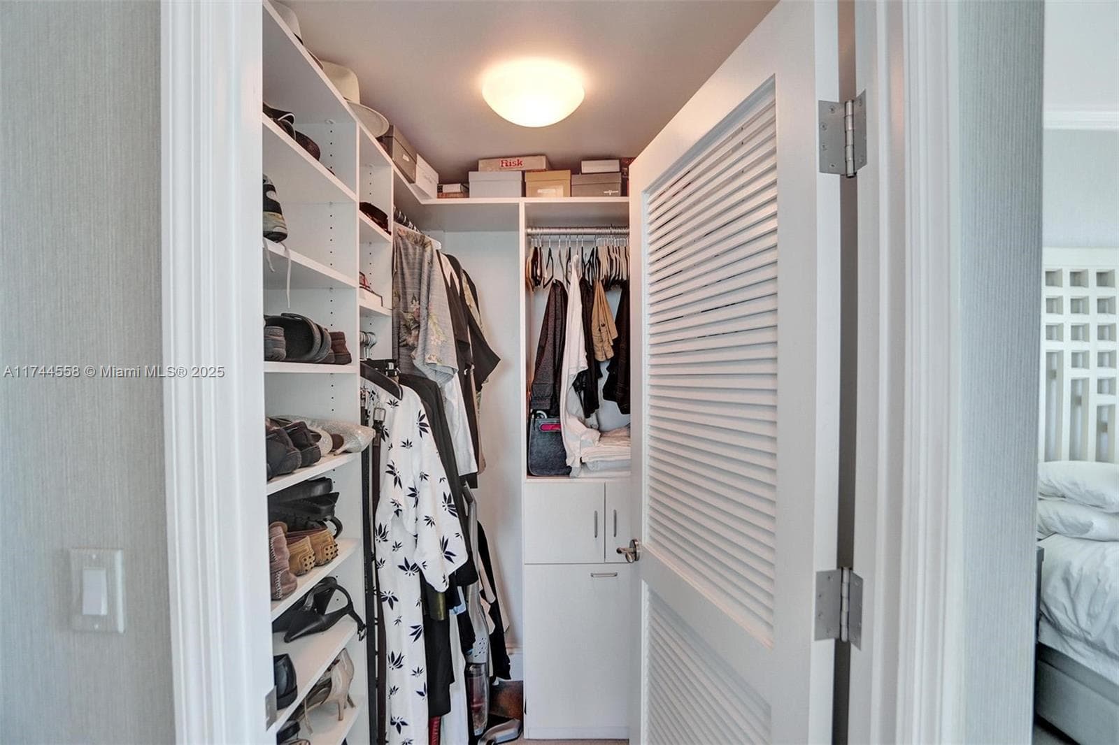 4401 Collins Ave 2114/2116 photo 22