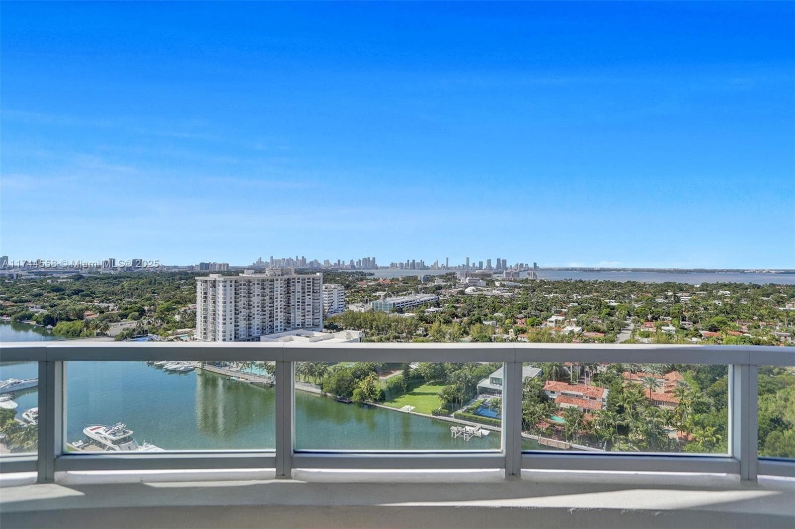 4401 Collins Ave 2114/2116 photo 7