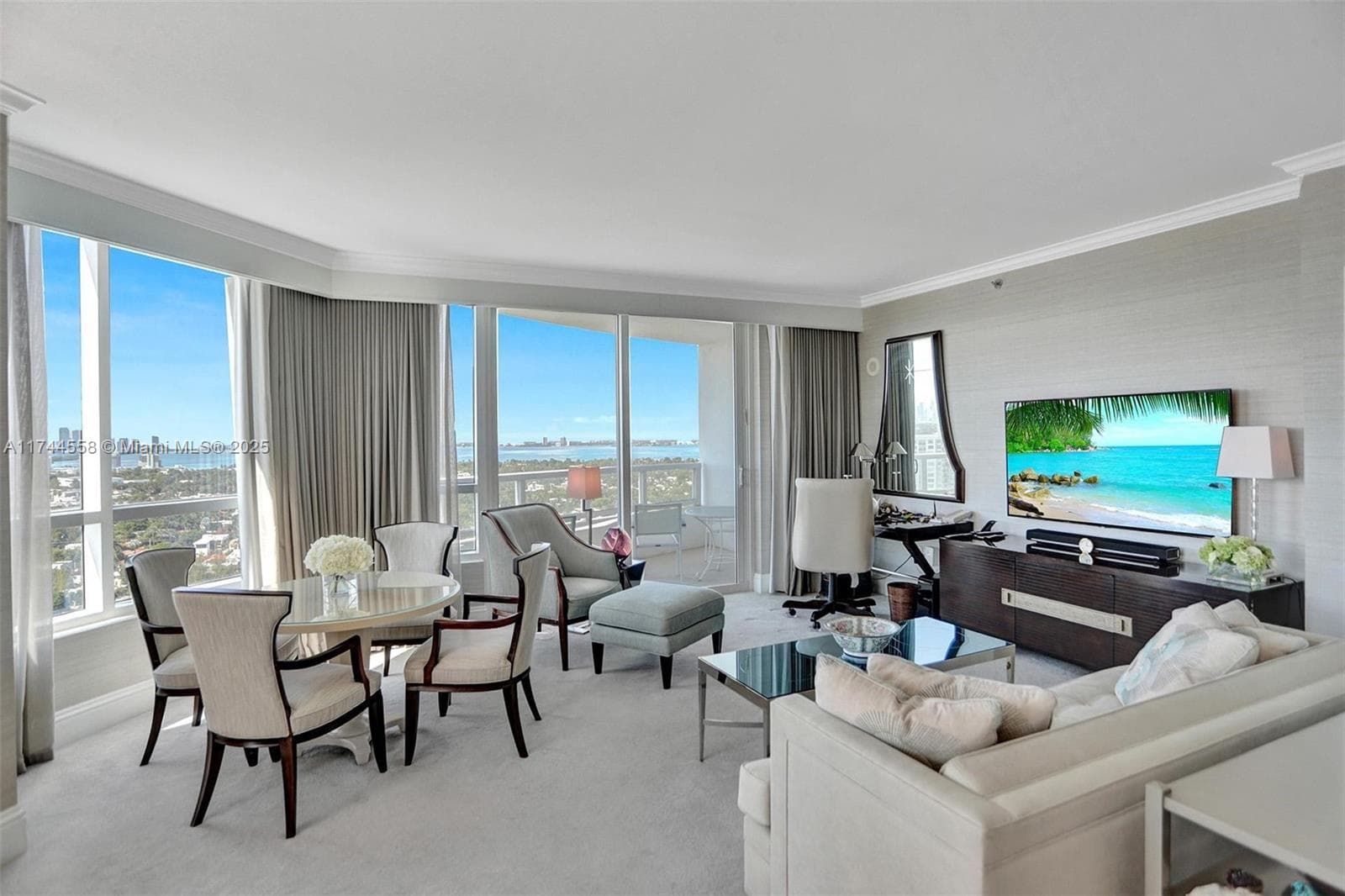 4401 Collins Ave 5