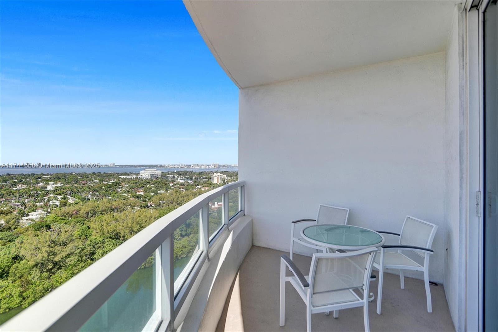 4401 Collins Ave 2114/2116 photo 20