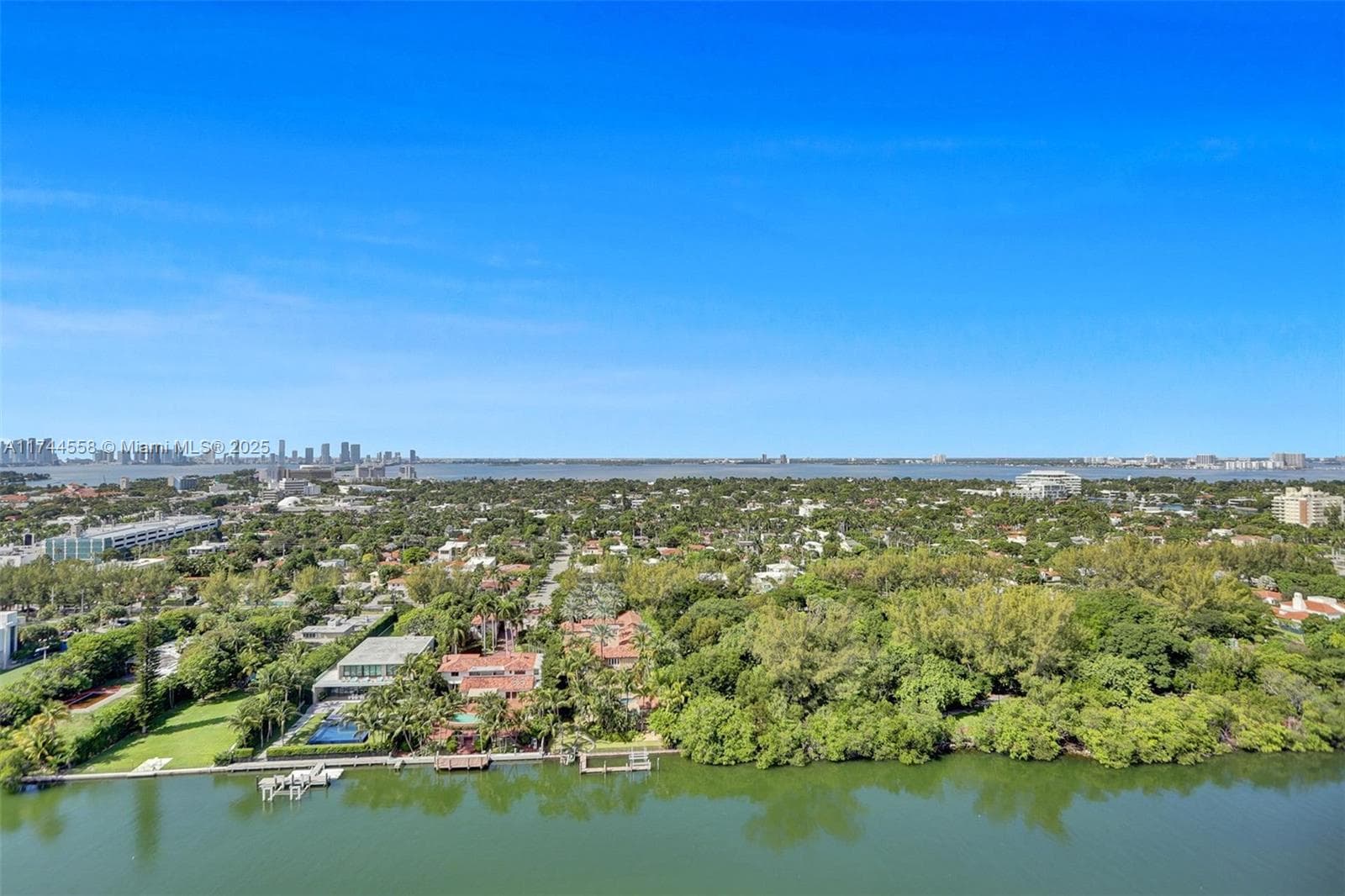 4401 Collins Ave 2114/2116 photo 9