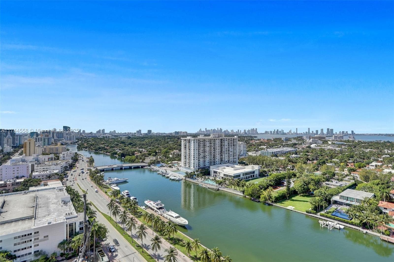 4401 Collins Ave 2114/2116 photo 21