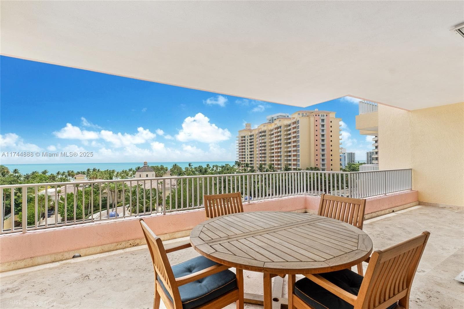 785 Crandon Blvd 1