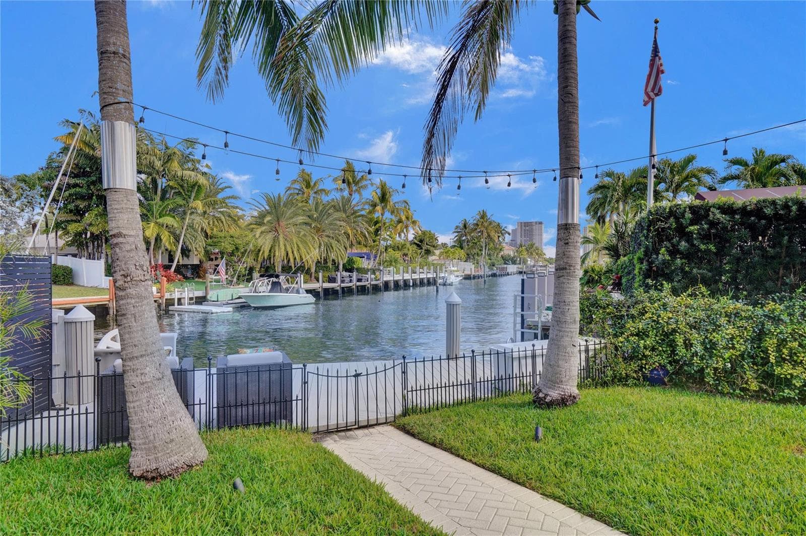 4030 Bayview Drive 3