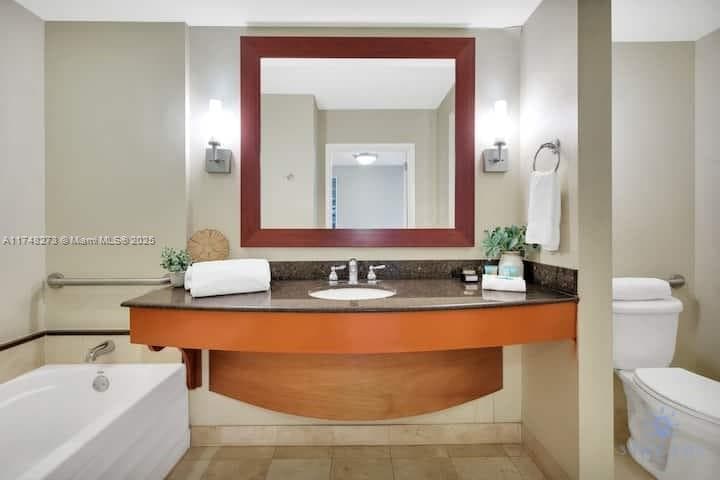 18001 Collins Ave 903 photo 13