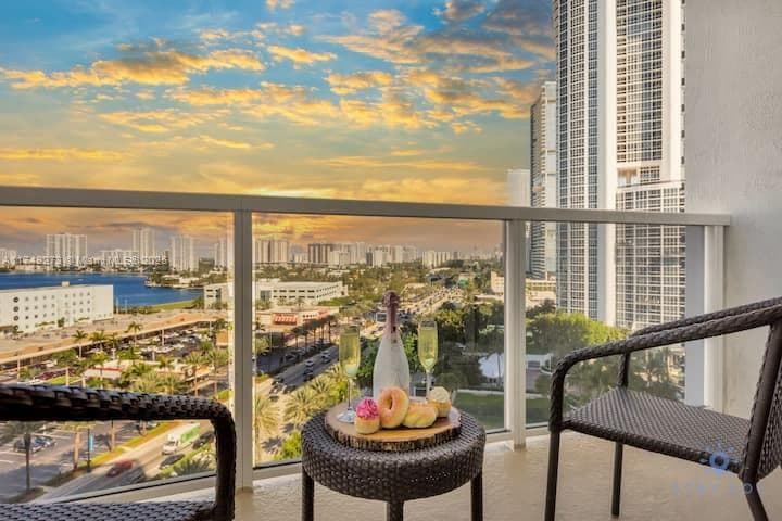 18001 Collins Ave 903 photo 1