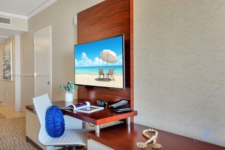 18001 Collins Ave 903 photo 5