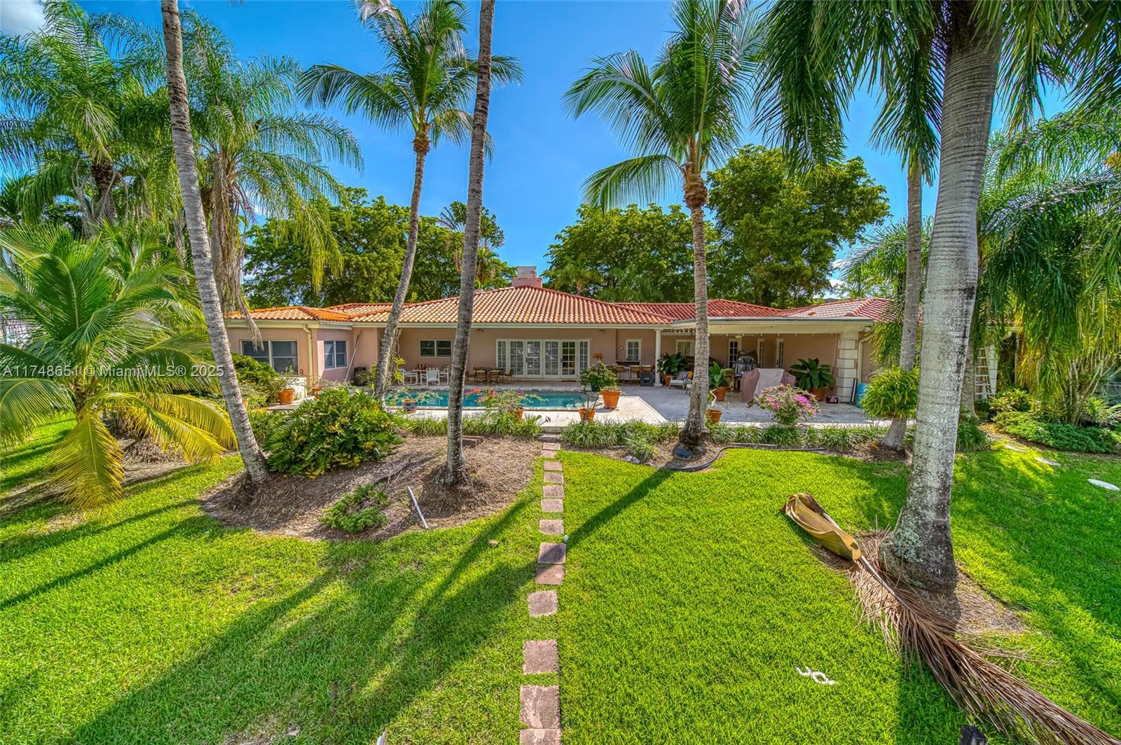 9370 Balada St photo 6