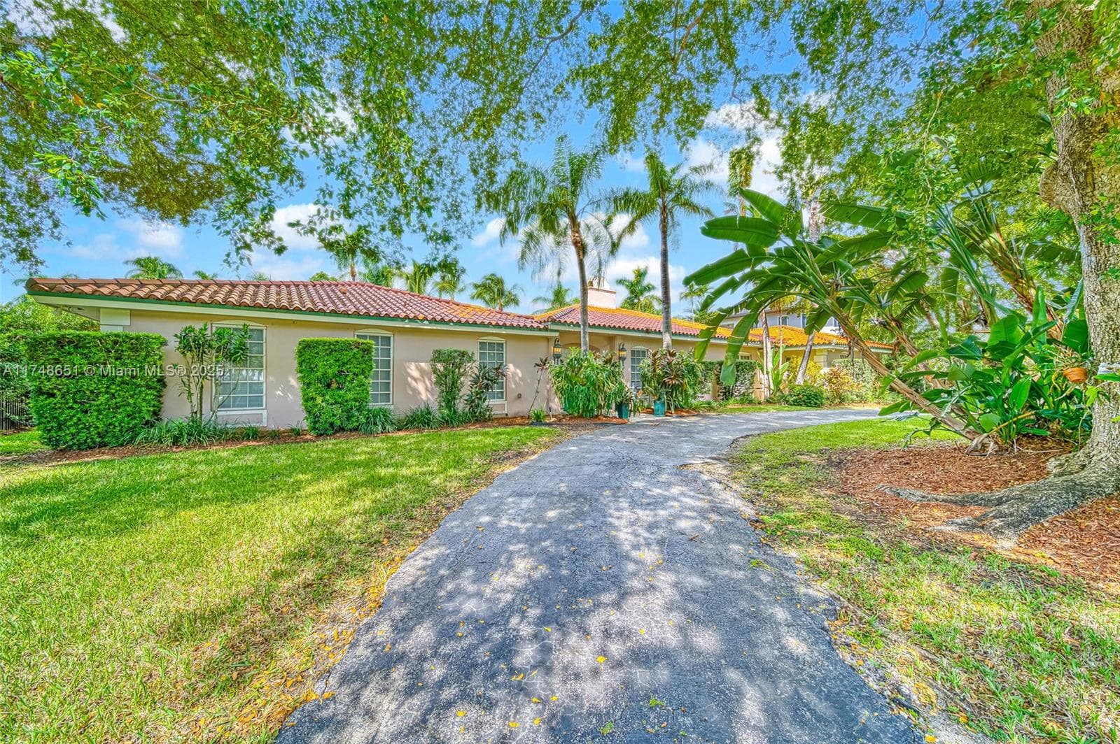 9370 Balada St photo 15