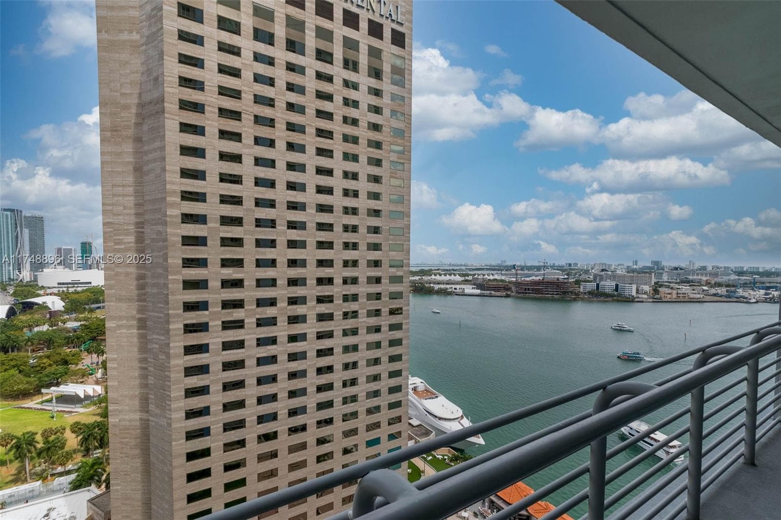 335 S Biscayne Blvd 2402 photo 2