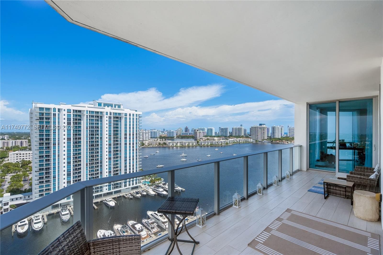 17111 Biscayne Blvd 2001 photo 2