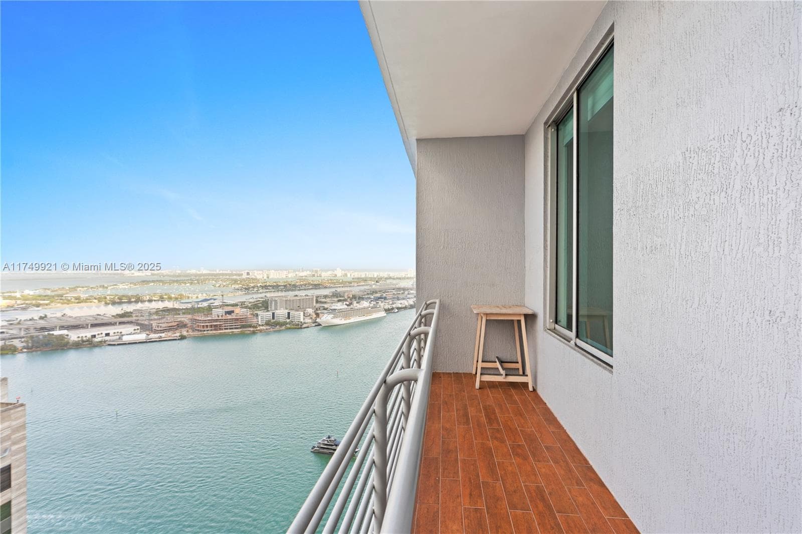 335 S Biscayne Blvd UPH02 photo 6