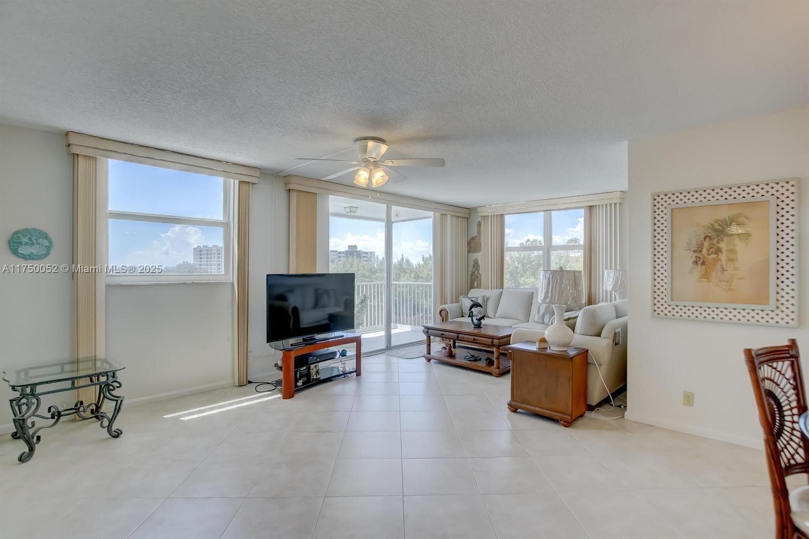 1505 N Riverside Dr 604 photo 20