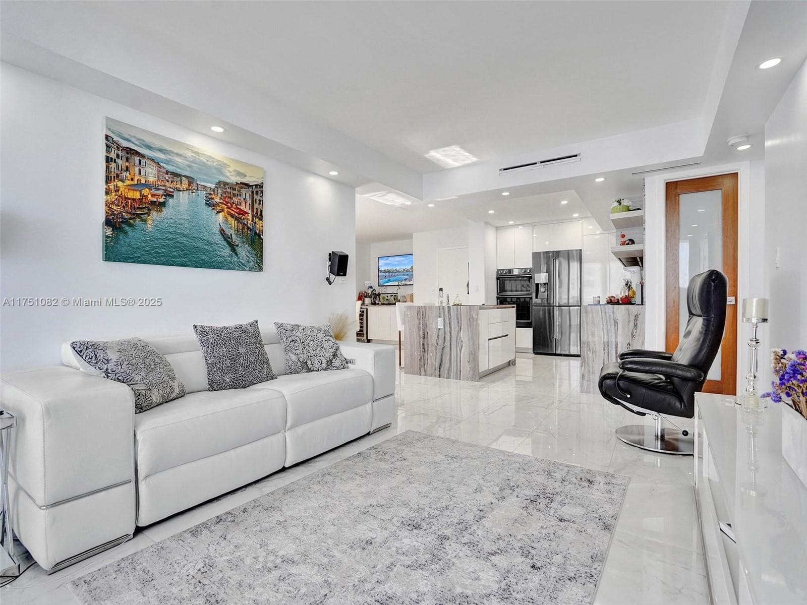 1600 Ocean Dr 14K photo 17