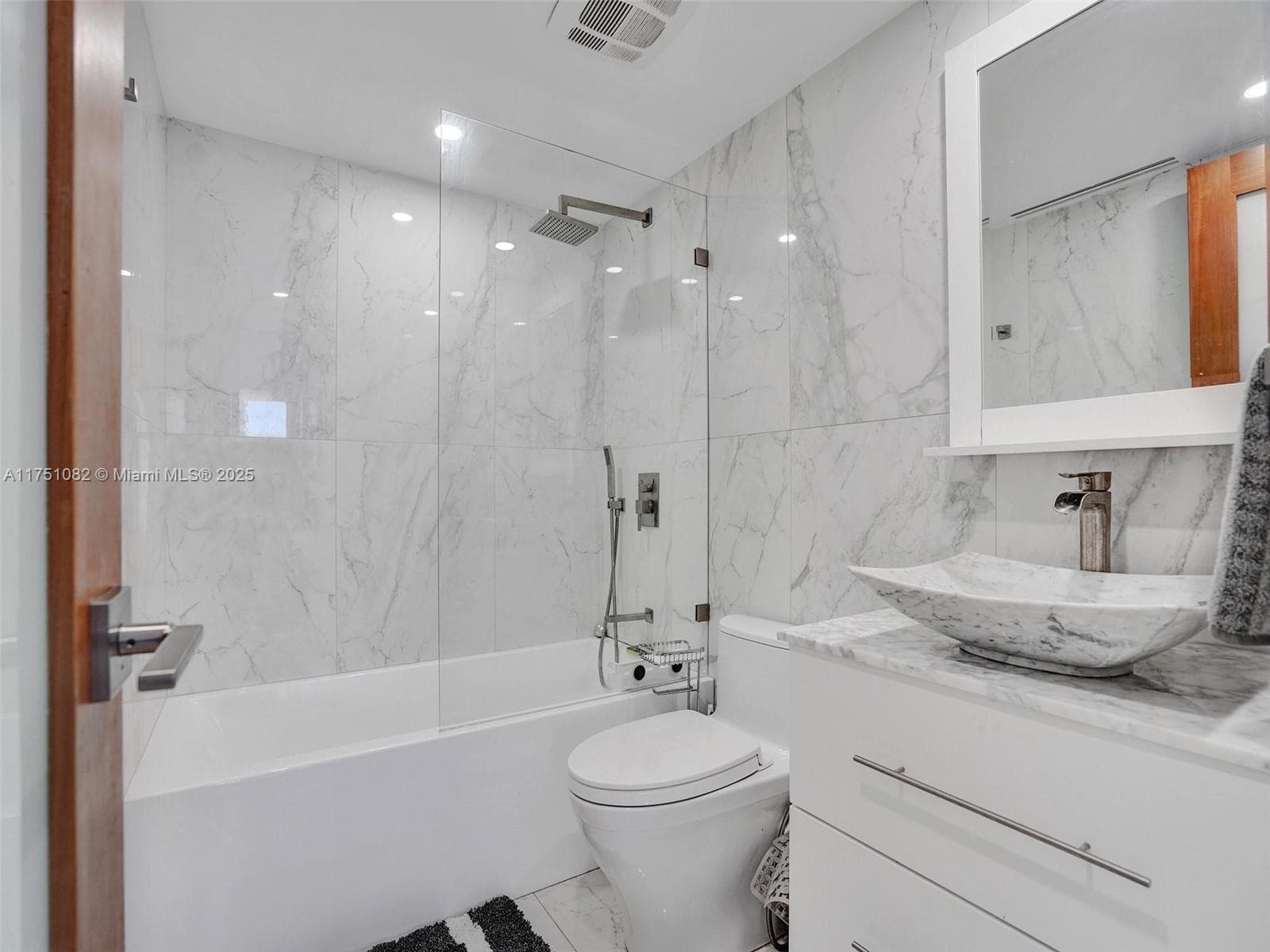 1600 Ocean Dr 14K photo 21