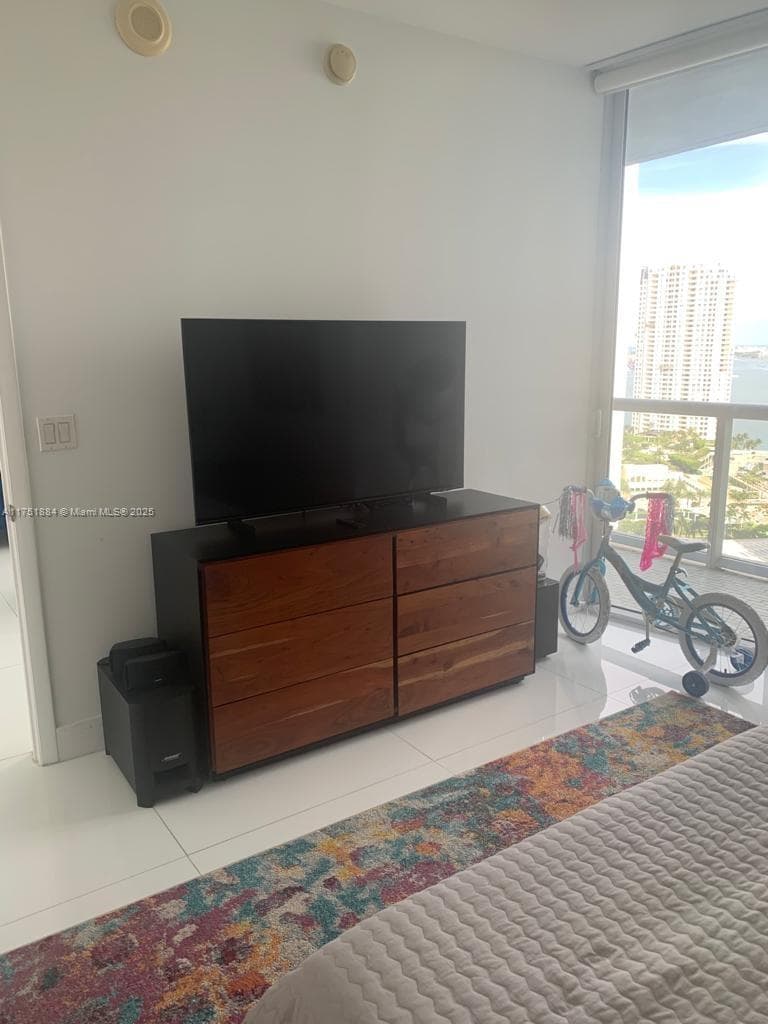 465 Brickell Ave 2405 photo 8