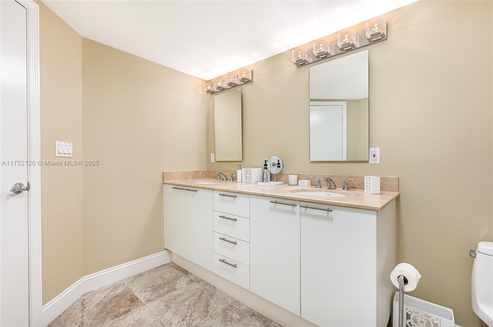 16699 Collins Ave 3010 photo 18