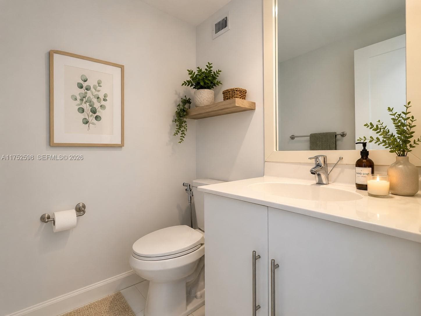 3001 Ocean Dr 645 photo 6