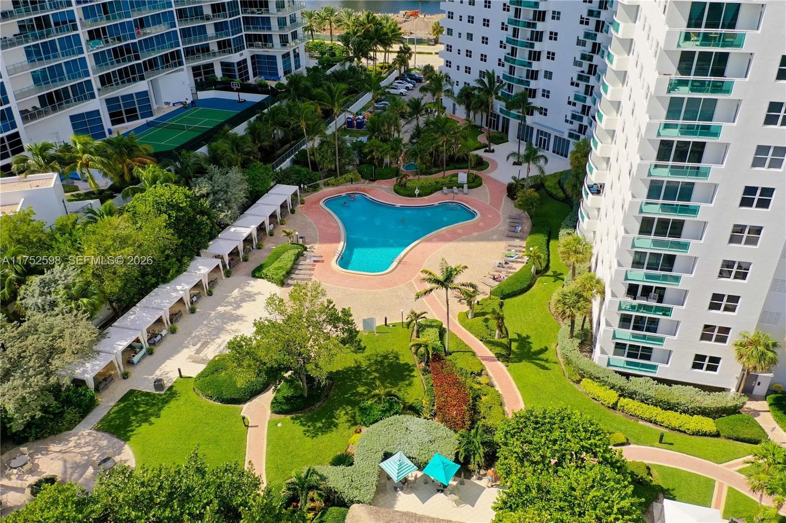 3001 Ocean Dr 645 photo 16