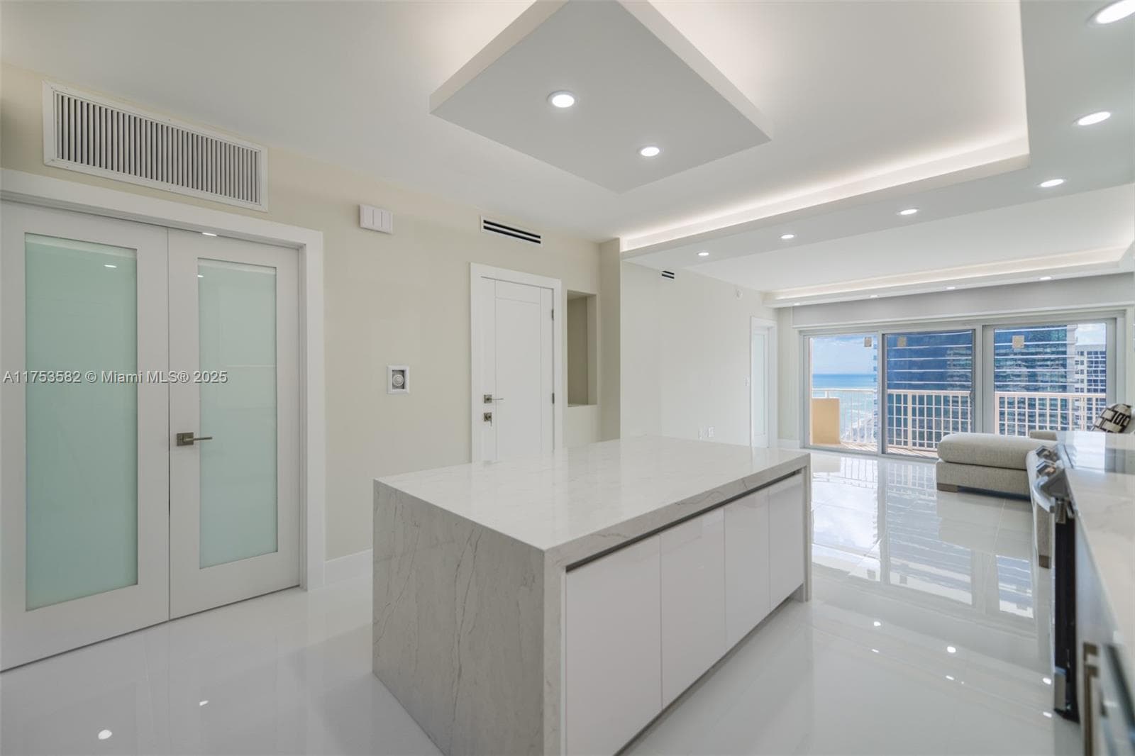 1950 Ocean Dr 3