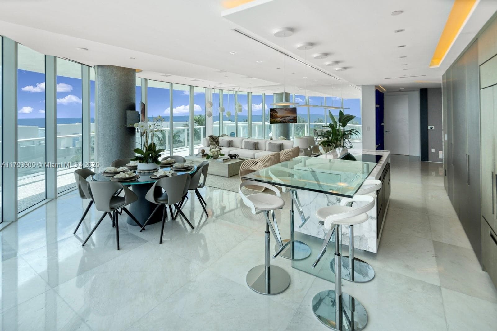 100 Pointe Dr 4