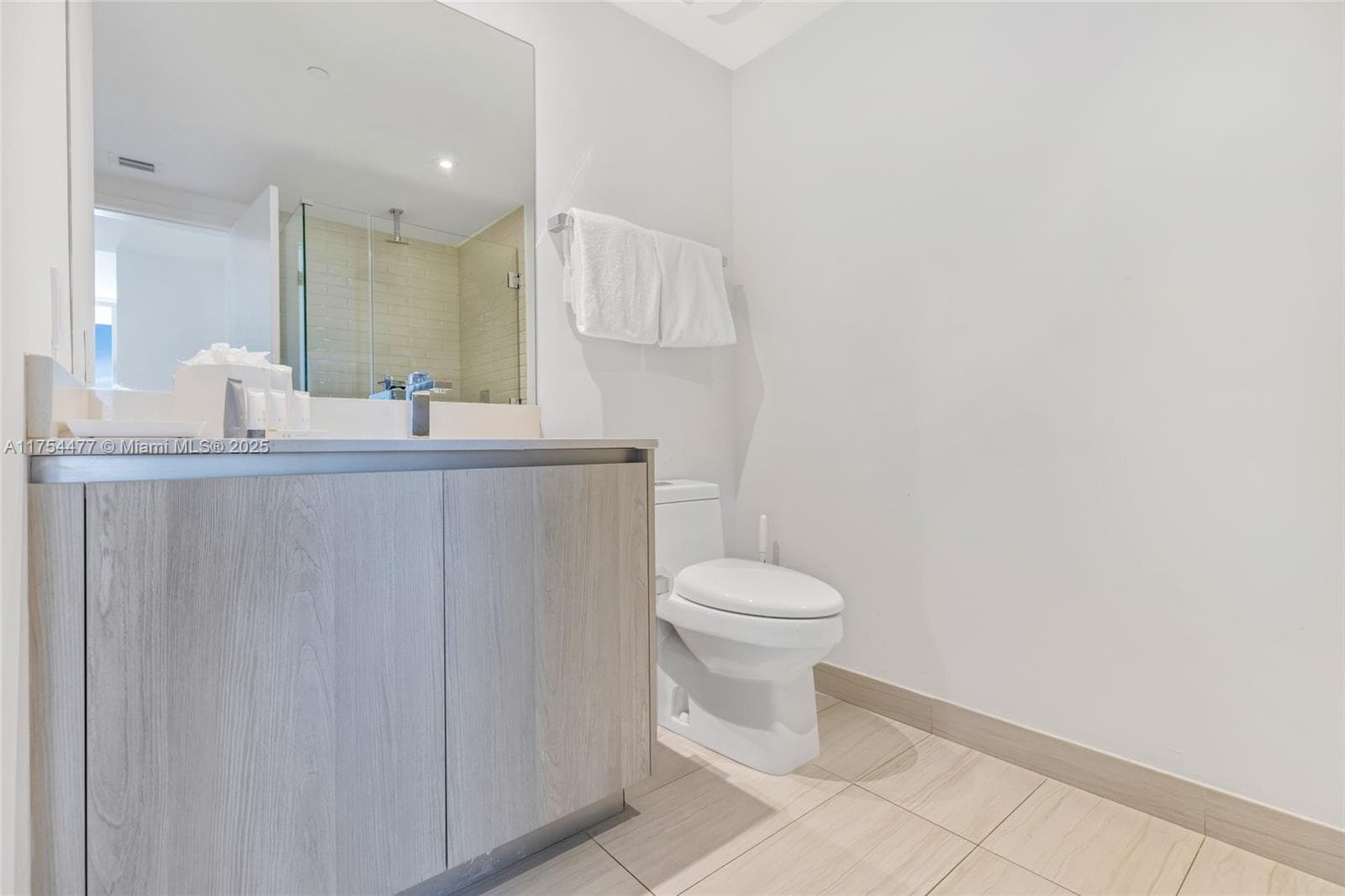 4010 Ocean Dr 5