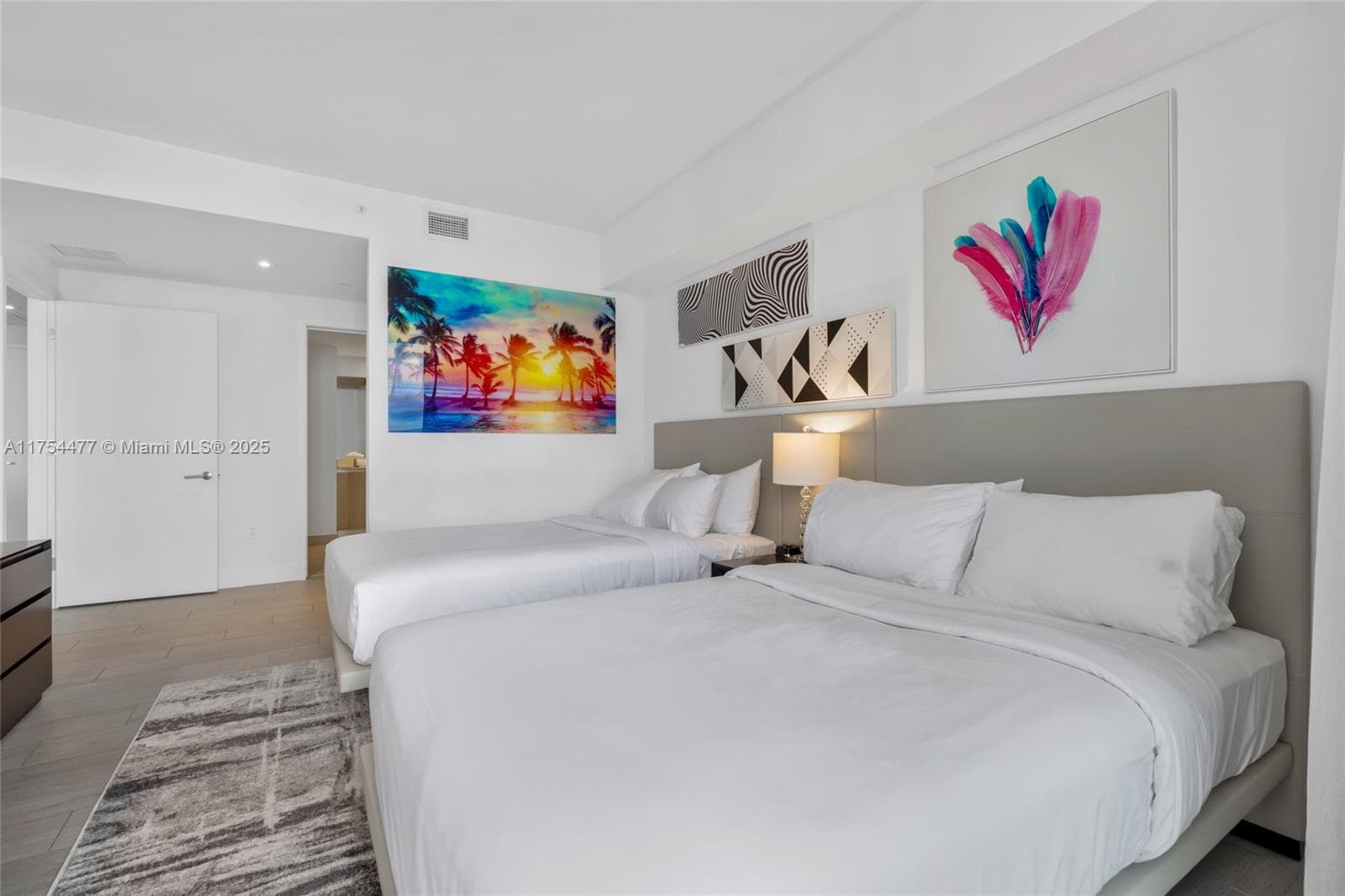 4010 Ocean Dr R2505 photo 8