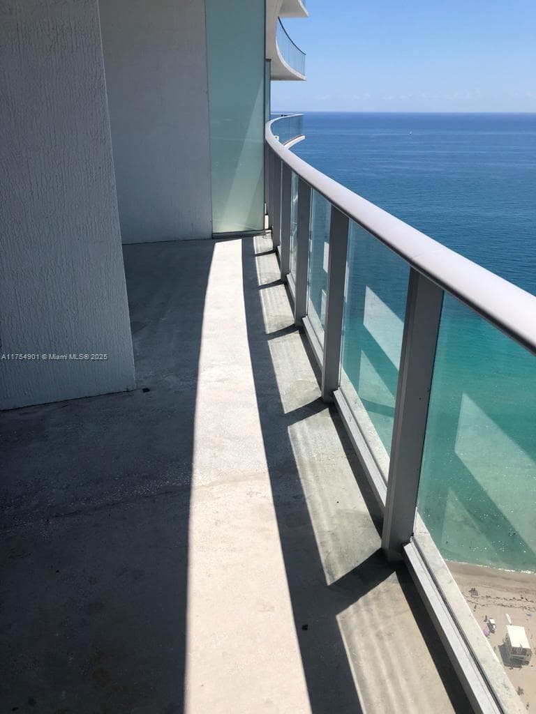 4111 Ocean Dr 3605 photo 13