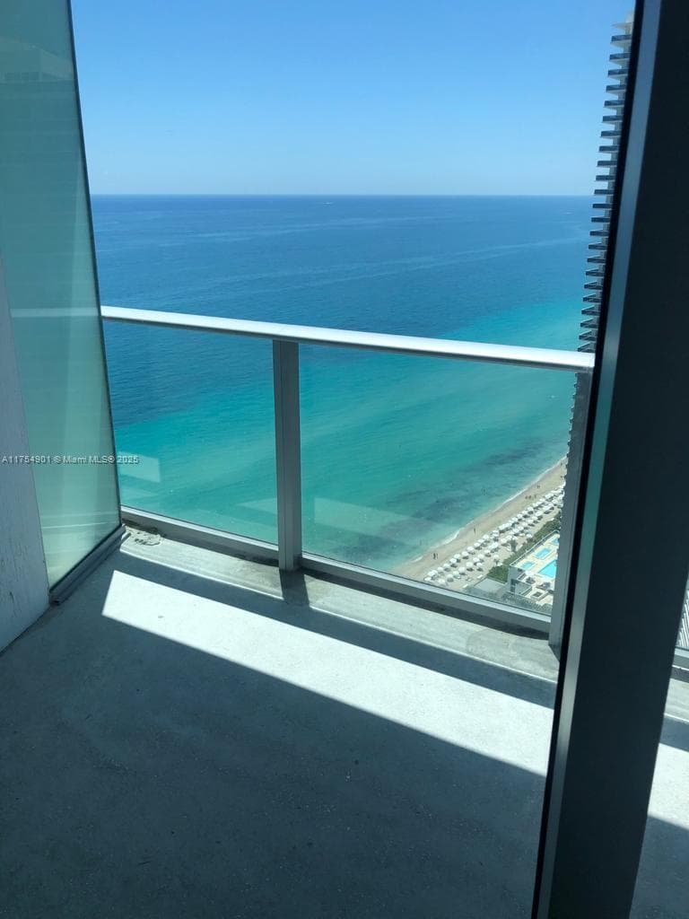 4111 Ocean Dr 3605 photo 12