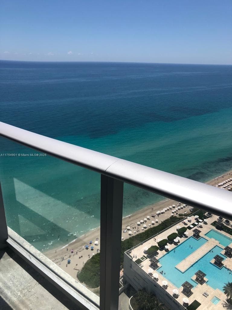 4111 Ocean Dr 5