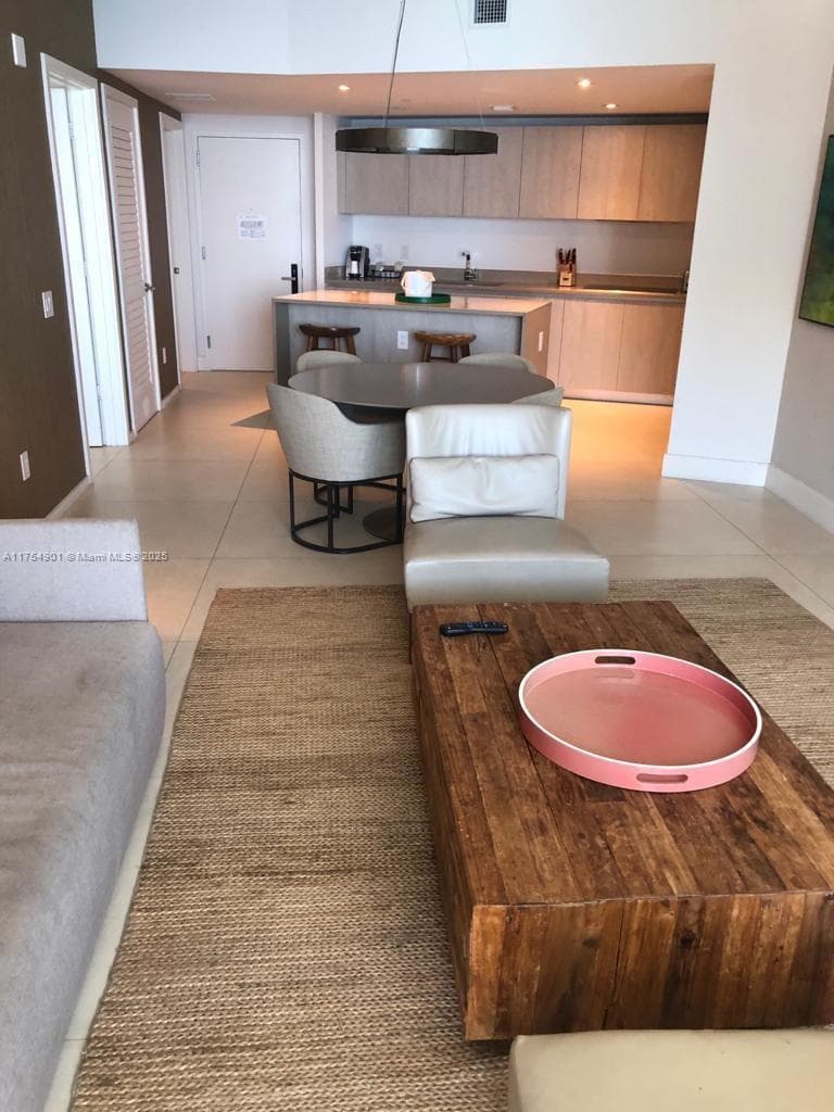 4111 Ocean Dr 3605 photo 24