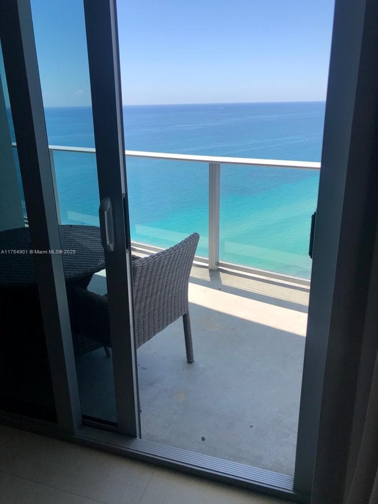 4111 Ocean Dr 3605 photo 11