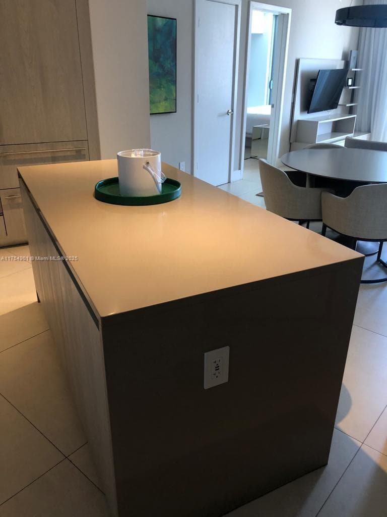 4111 Ocean Dr 3605 photo 19